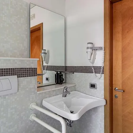 B&B Hotel Modena 3*