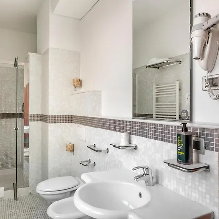 Szálloda B&B Hotel Modena 3*