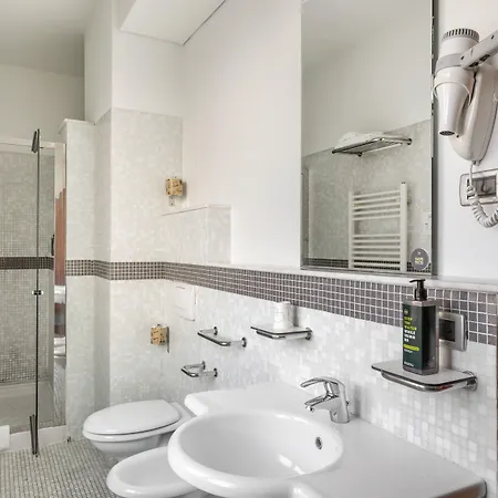 Szálloda B&B Hotel Modena 3*