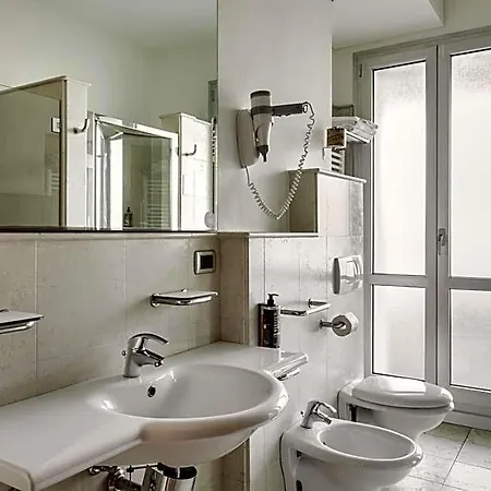 Hotel B&B Hotel Modena 3*