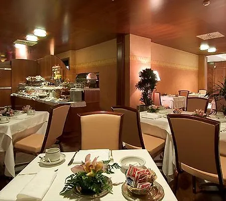 مبيت وإفطار فندق مودينا 3* مودينا